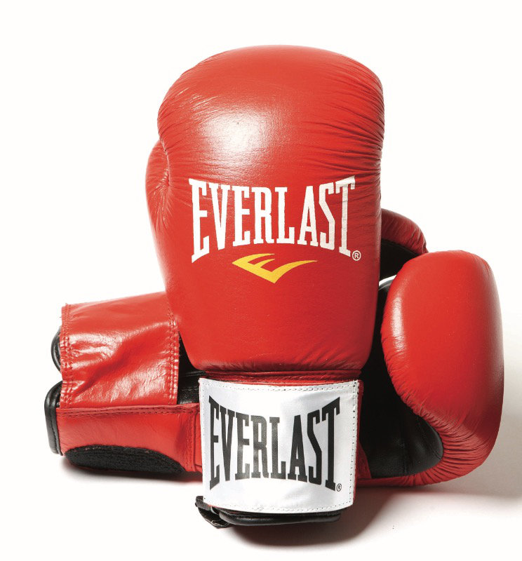 Dette er en fighter boksehandske til træning fra Everlast. Handsken har en kraftig rød farve.